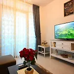 Sunshine Pool View 1Br Apartment Al Reem